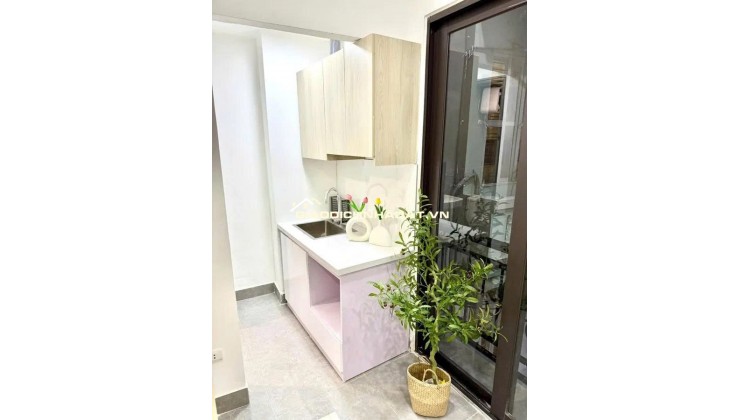 CCMN Nguyễn Chính - Tân Mai DT46m x 6 tầng, full nội thất, thang máy. Gần phố, dòng tiền